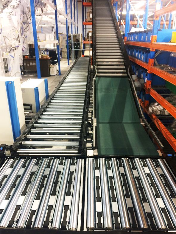Convoyeur à bande - Fabrication et installation sur mesure par CMC France_0