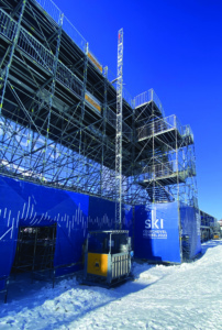 Ascenseur de chantier 1000 kg - Location pour élévation du personnel et des matériaux, jusqu'à 200 m_0
