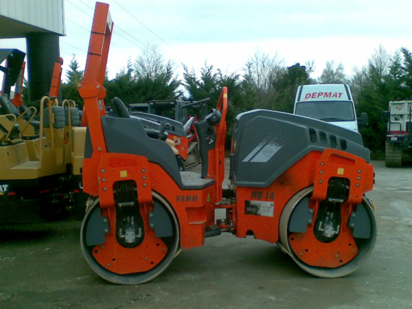 Rouleau compacteur cylindre tandem 140_0