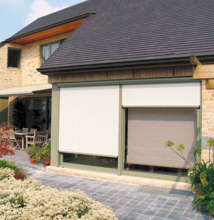 Store de fenêtre ultra-résistant - Wind-Hold System pour protection maximale contre le soleil et résistance au vent_0