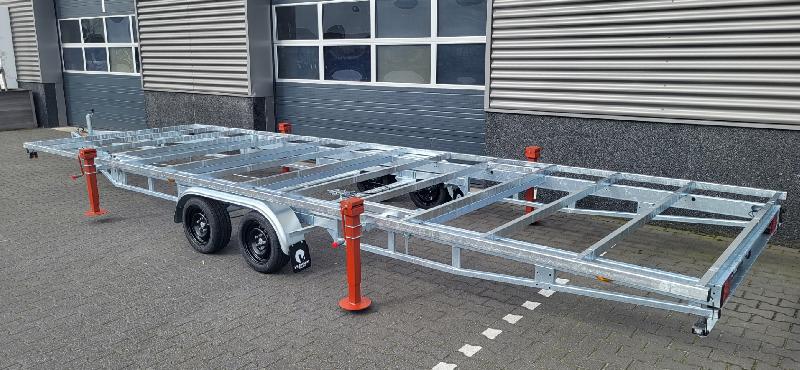 DT 7m80 x 2m44 Version amovible 3 x essieux 1350 kg + deck_0