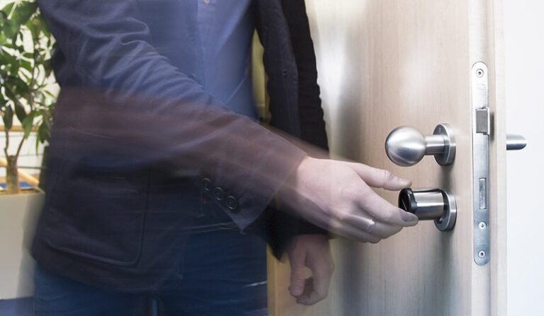 Serrure électronique facile d'utilisation pour contrôler l'accès à vos portes et objets verrouillés -  zeus keyless_0