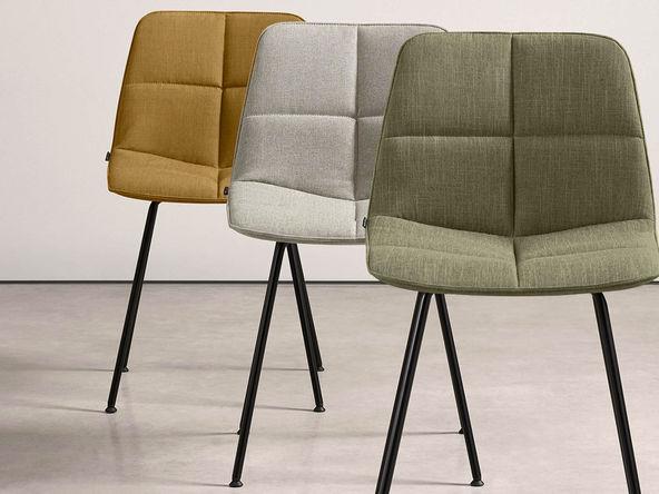 Lot de 2 chaises 4 pieds métal et revêtement tissu matelassé_0