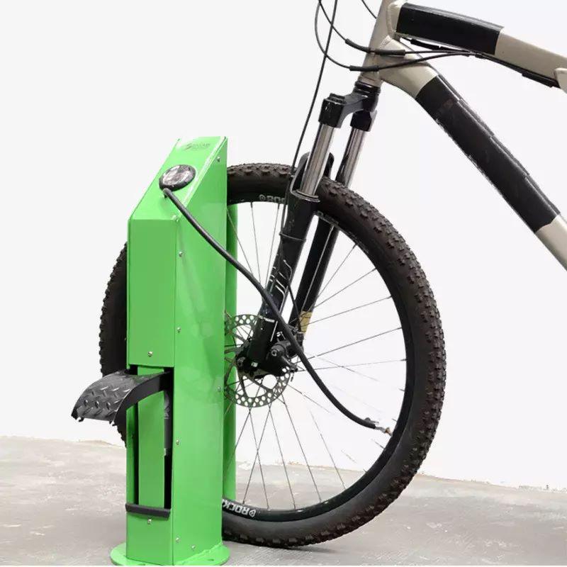 Station de gonflage extérieur pour vélos - manomètre précis et pédale d'actionnement - matériaux résistants_0