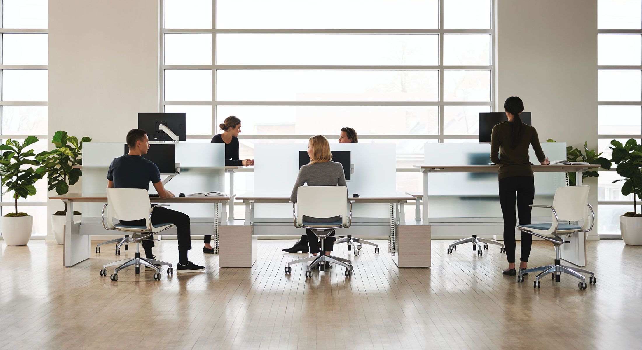 Height adjustable bench - bureau open space - Teknion - surfaces réglables en hauteur - mécanismes électriques assis-debout_0