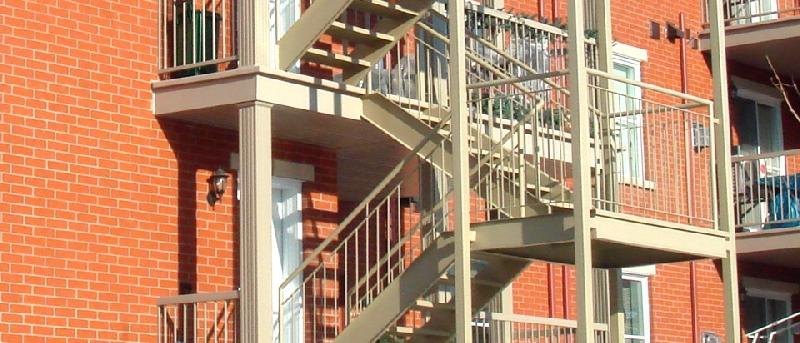 Escalier droit extérieur en aluminium sur mesure et résistant - Almax_0