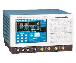 Oscilloscope numérique Tektronix TDS7704B - DPO 4x7GHz, 20Géch/s, écran couleur 10,4