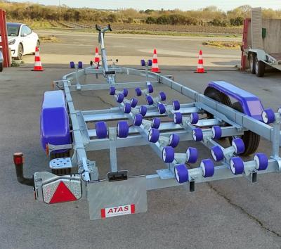 Remorque porte-bateau 3200 kg PTC - CU 2560 kg - 2 essieux Galaxy 2.0 multi-rouleaux avec feux fixes_0
