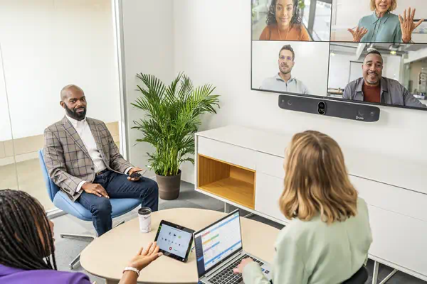 Kit barre de visioconférence tout-en-un Poly Studio X70 avec contrôleur TC10 sans cordon dalimentat_0