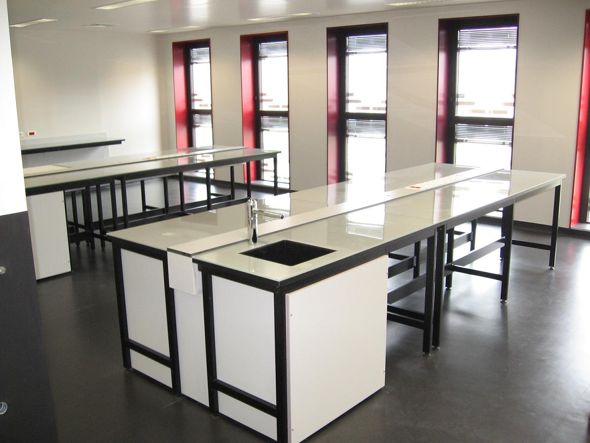 Paillasse de laboratoire en emalit