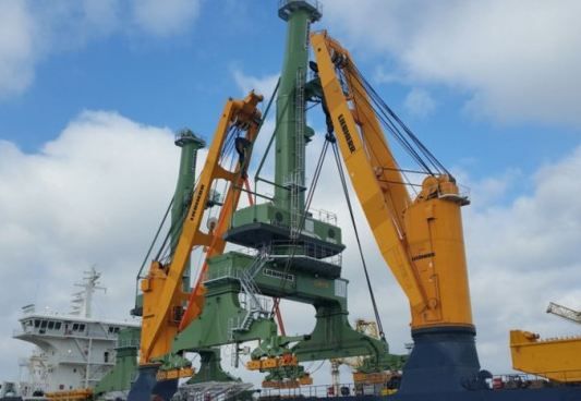 Cbb 4700-450 grues de bord Liebherr - relevage de flèche par câble - commande Litronic - système Sycratronic_0