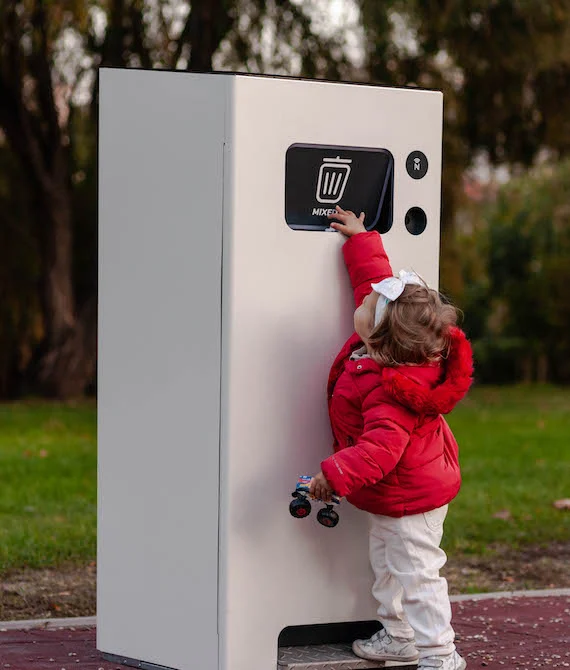 Corbeille connectée à compactage_0