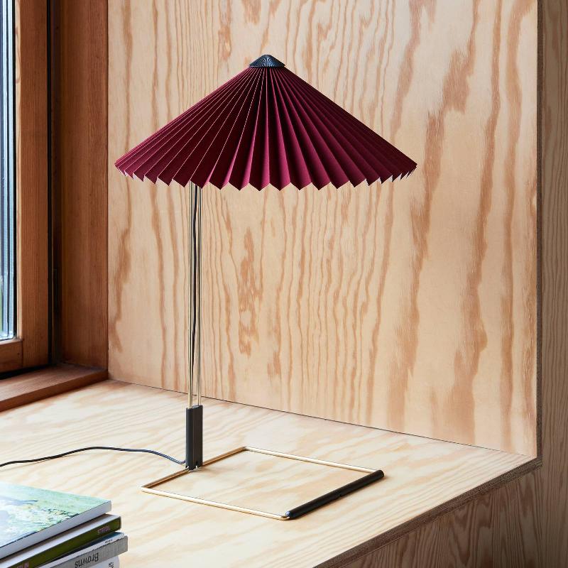 HAY MATIN 300 LAMPE DE TABLE LED PLISSÉ, ROUGE OXYDE