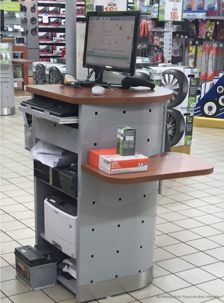 Meuble ordinateur - Comptoir avec système informatique intégré pour agencement de magasin_0