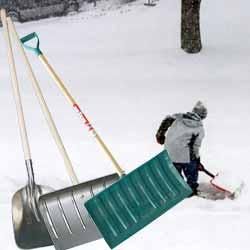 PELLES ET POUSSOIRS À NEIGE