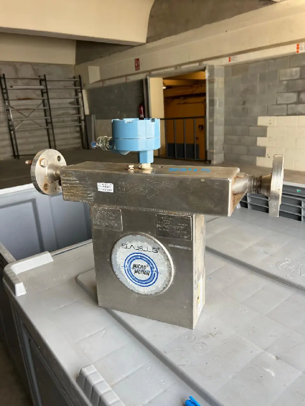 Débitmètre à effet coriolis micro motion f100s atex dn25 d'occasion_301_0