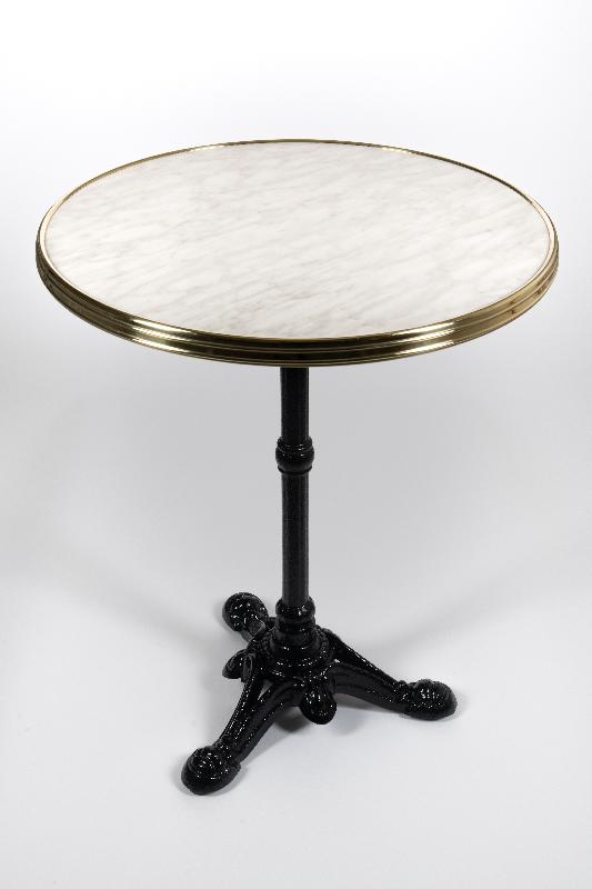Table de terrasse monceau - marbre blanc et cerclage laiton_0
