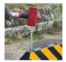Butée de parking en caoutchouc pour camions - Fixations enrobé Ø12 x 300mm - réf SPIKE300_0