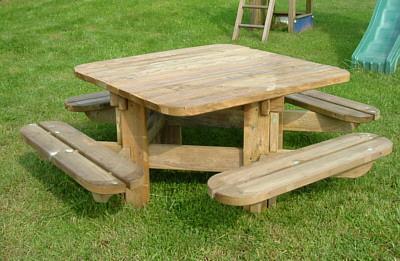 TABLE PIQUE-NIQUE PINEDE_0