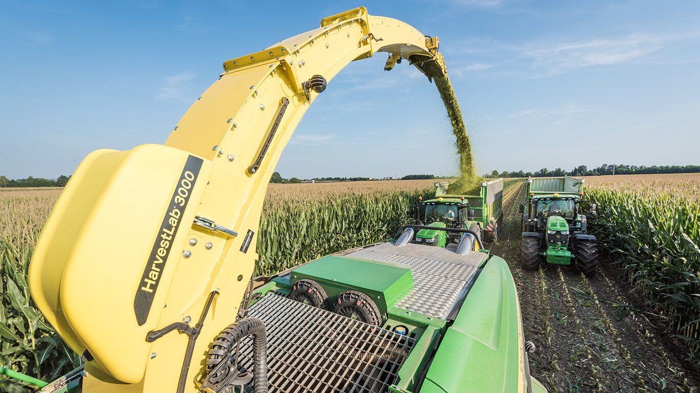 Ensileuse automotrice série 9800 - John Deere - moteur 870 ch - éclateur de grains et flux ProStream_0