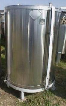Cuve simple enveloppe - fond plat - 750 litres d'occasion - montée sur châssis acier_0