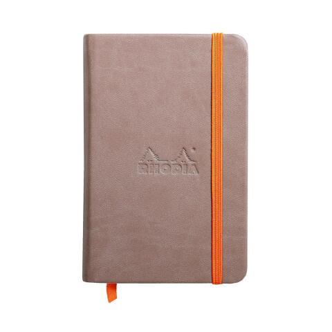 RHODIARAMA CARNET REMBORDÉ RIGIDE 9X14 CM 192 PAGES LIGNÉ PAPIER IVOIRE 90G FERMETURE ÉLASTIQUE - TAUPE