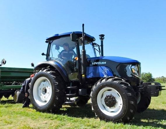 Tracteur équipé d'un moteur de 4 cylindres doosan d34 common rail - 90cv m904_0