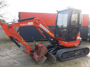 Mini-pelle KUBOTA U25 - 2500 kg, zéro déport, chenilles en caoutchouc de 300 mm et circuit hydraulique auxiliaire_0
