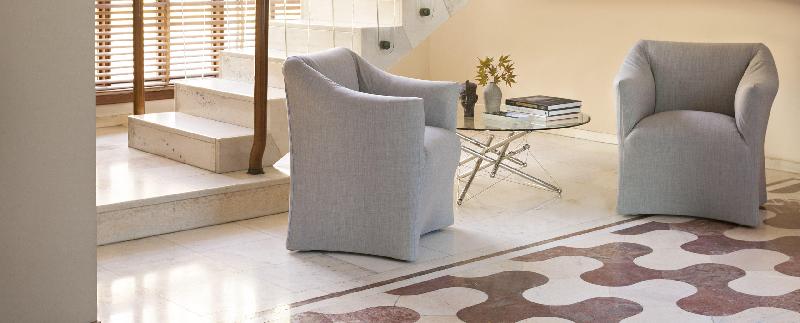 Petit fauteuil - structure en métal - piètement plastique noir - revêtement tissu ou cuir déhoussable_0