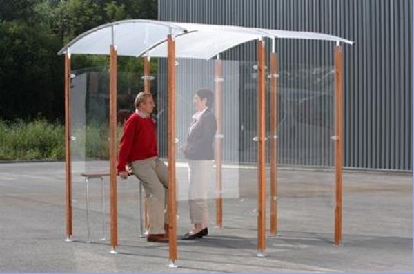 Abri fumeur basic wood / structure en bois / bardage en plexiglas / banc assis-debout / 2.5 x 3.5 m_0