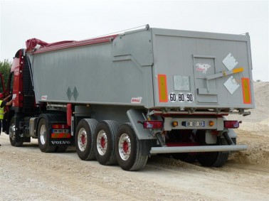 Camions bennes Multirunner & Multirunner calorifugeable - châssis et caisse aluminium, 22 à 32 m³_0
