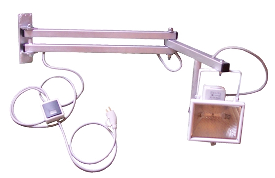 Projecteur extérieur de quai - Halogène ou fluorescents basse consommation - Sécurité et éclairage optimisé_0