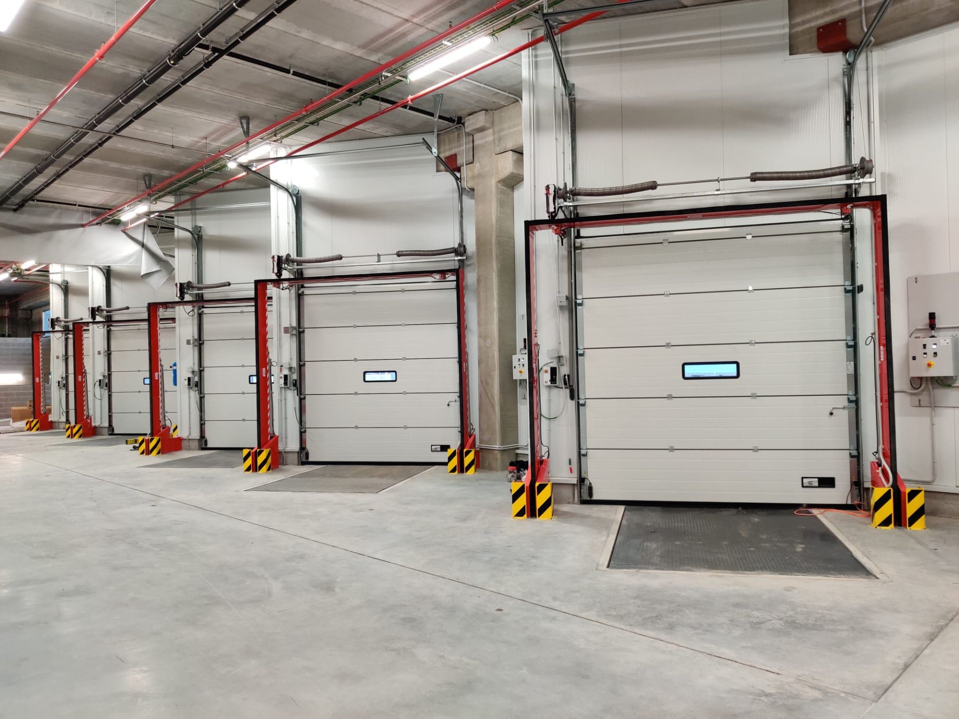 Barrière de rétention automatique pour quai - MT Environnement - Extinction incendie et rétention de produits dangereux_1