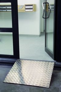 Rampe d'accès en aluminium - dimensions 80 x 80 cm - capacité 200 kg - Référence MOT016 - Marque Mottez_0