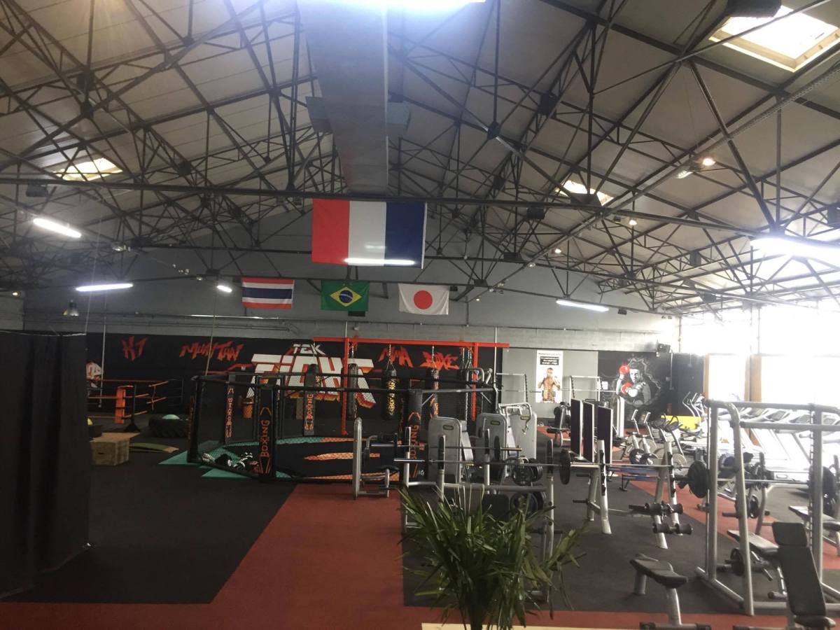 Sol amortissant et résistant pour salles de sport et lieux publics