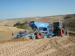 Semoir combiné pneumatique Compact-Solitair 9/300 H 167 - Lemken - 24 socs - Réservoir 3500L_0