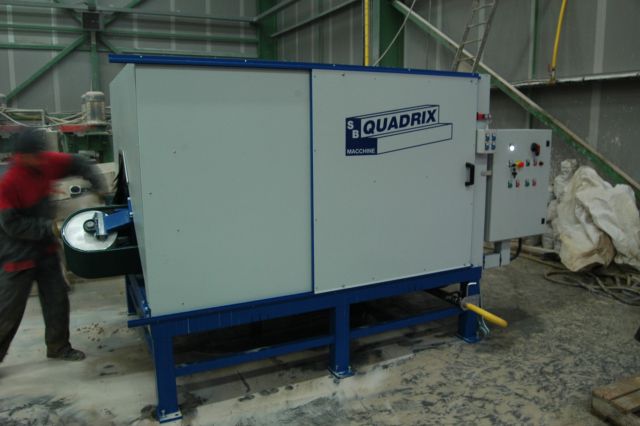 Machine pour production de chaine d'angles - refendeuse angulaire pour chainage_0