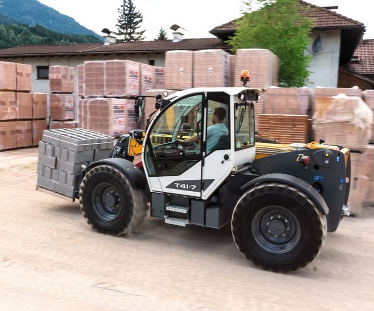T 41-7 - Chariot télescopique 100 kW, hauteur de levage 6 925 mm, capacité 4 100 kg_0