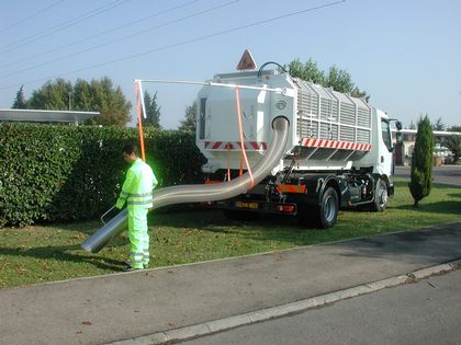 Aspirateur de voirie avec broyage Axis 9 à 20 m3 - Benne aluminium et motorisation thermique_0