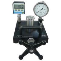Générateur de pression à huile 0...700 bar pour la calibration de capteurs de pression ou de manomètres - Référence : GPM700_0