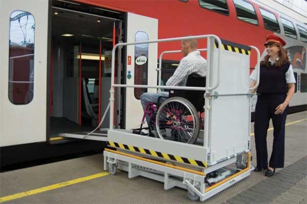 Plateforme élévatrice mobile Pégase - pour passagers en fauteuils roulants - hauteur de levage 1400 cm - charge utile 300 kg_0
