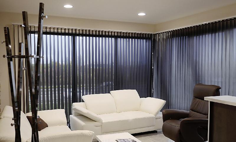 Store bandes verticales - SOLAR SCREEN® - design élégant et efficacité thermique_0