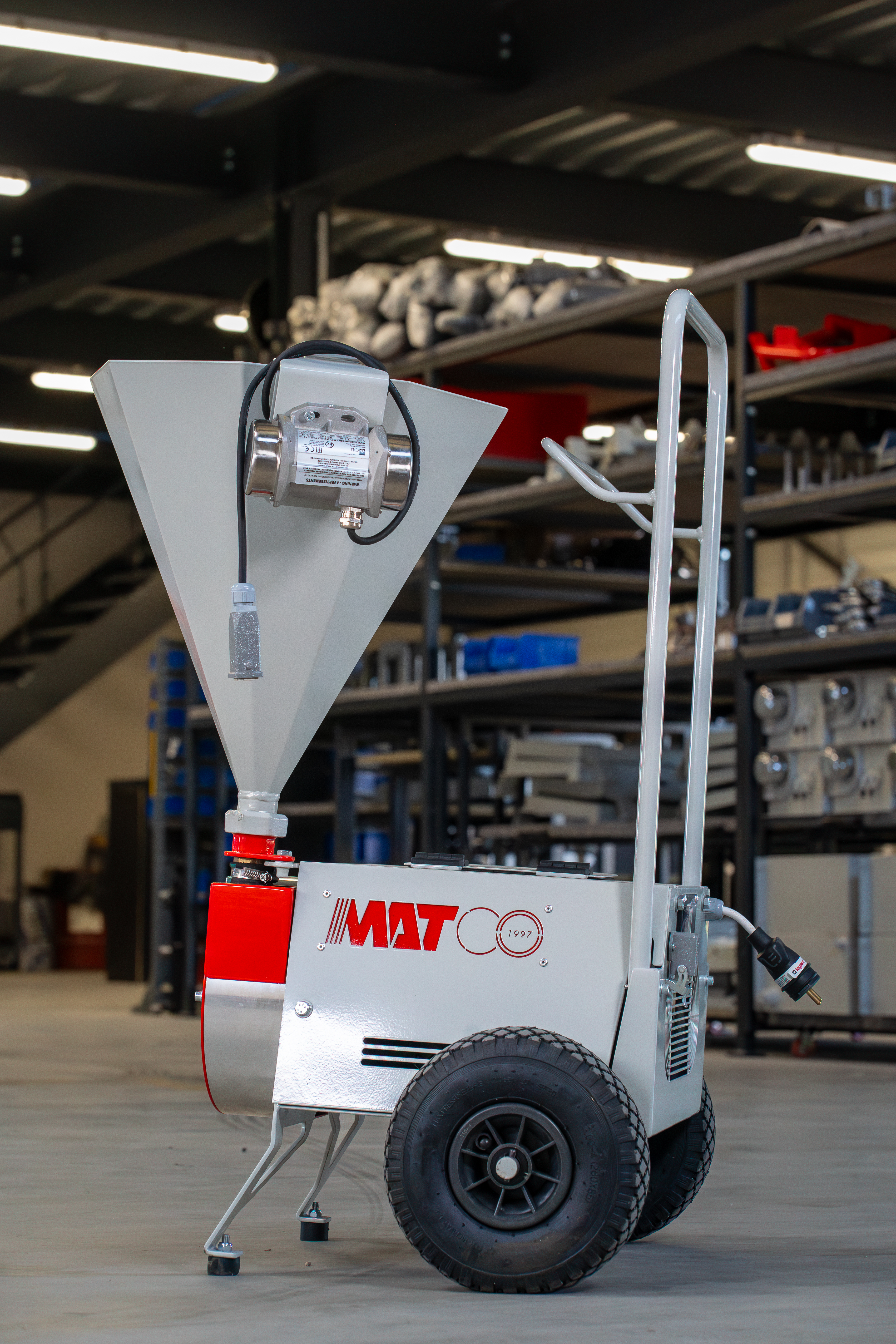 Machine à projeter compacte et maniable - Puissance 400W - Débit 5,5 L/min - TXO-16_0