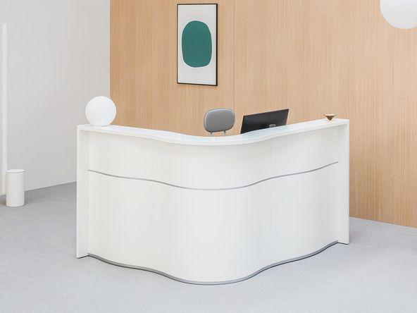 Banque d'accueil Wave avec façade ondulée en laqué brillant_0