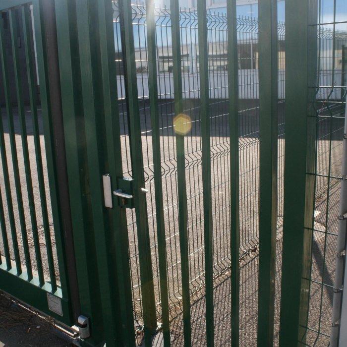 Portillon ajouré - Portillongp - droit en acier galvanisé - vert avec accessoires Locinox_0