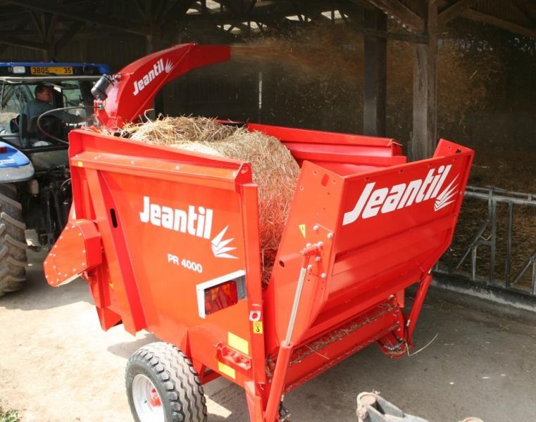 Pailleuse agricole PR 4000 GM - Jeantil - pour bottes rondes ou cubiques, performante en conditions extrêmes_0