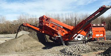 Cribleur mobile Sandvik QA140 - Groupe de criblage sur chenilles avec moteur CAT C4.4 Turbo 75 kW_0