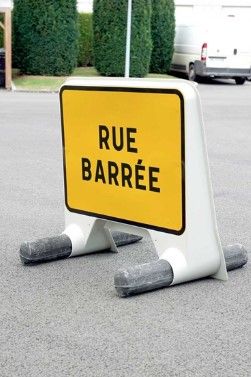 KC1 19P - Panneau de chantier Rue barrée - Direct Signalétique - Polypropylène rigide avec film rétroréfléchissant_0