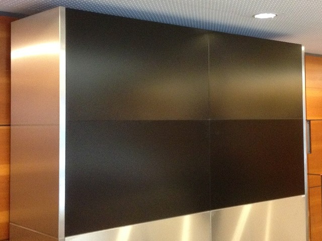Mur d'image 2x2 fixe avec moniteurs NEC 60