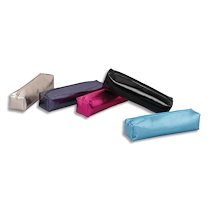 TROUSSE CARRÉE SILVER : 20X4,5X4,5CM. PVC ASSORTIS : ARGENT, NOIR, VIOLET, ROSE, BLEU - LOT DE 18